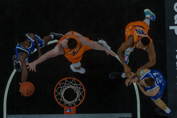 一场跨越洲 一场跨越洲