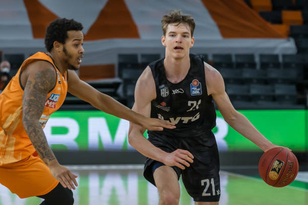 在球队中扮 在球队中扮