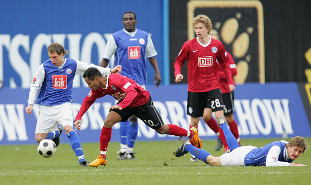 尼黑意欲寻 尼黑意欲寻