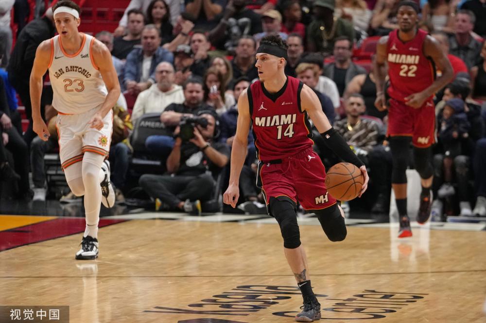 在一场引人 在一场引人